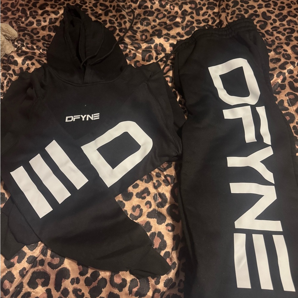 DFYNE Black Signature Set
